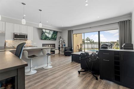 351 Lakeside Lane