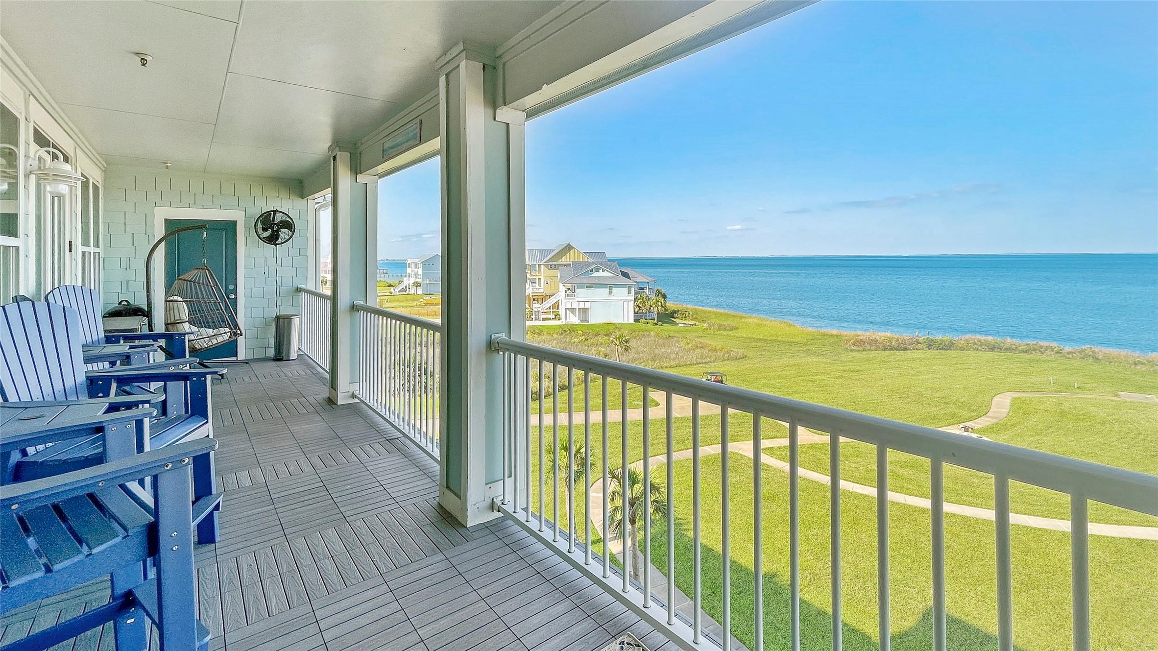Image 1: Captivating Views of West Bay from huge covered Ba