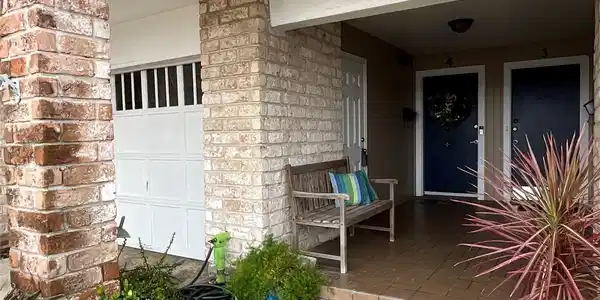 702 N Holiday Drive
