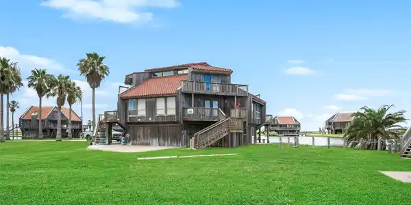 121 Private Road 638