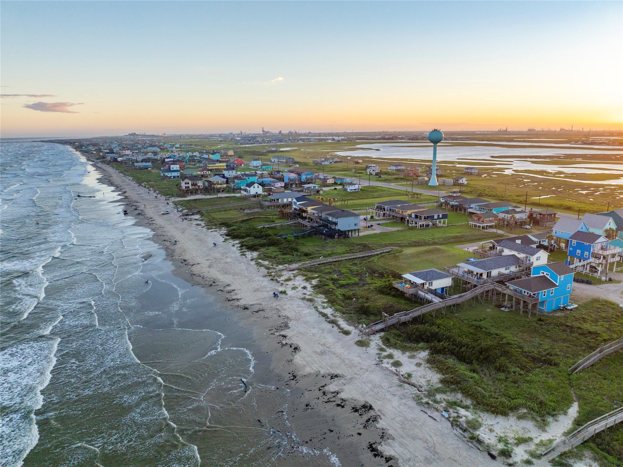 Image 2: relax and feel the gulf breeze, located just an ho