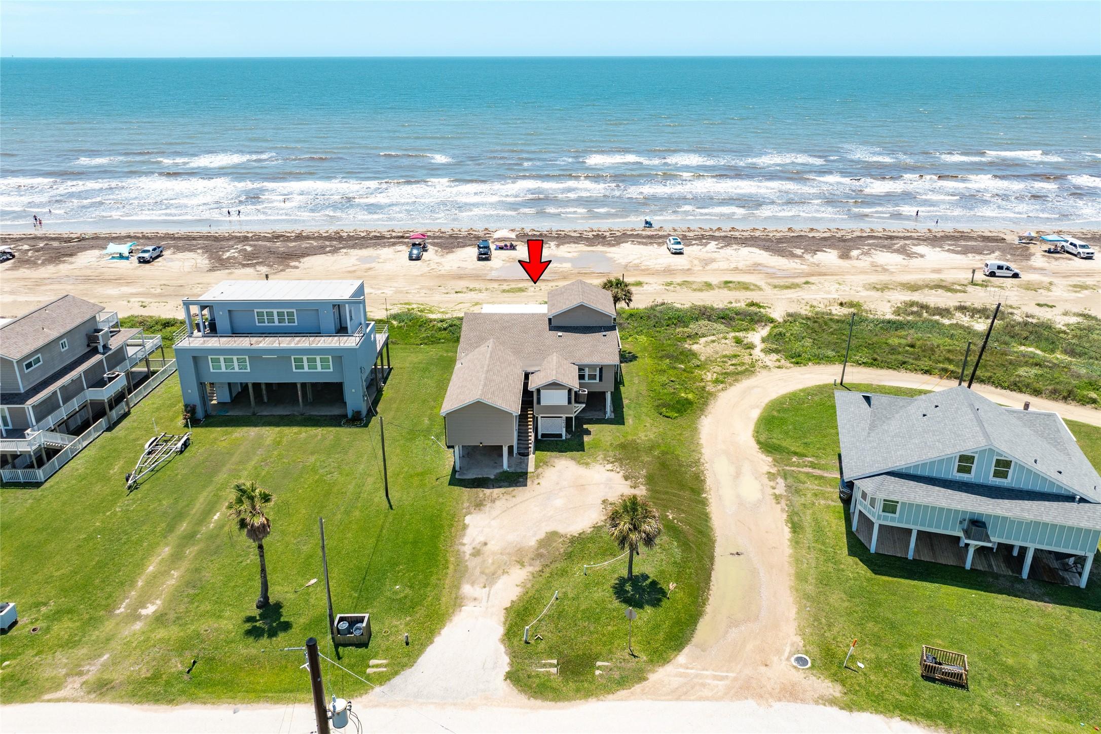 Image 4: Beachfront home