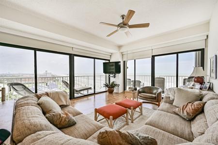 7700 Seawall Boulevard
