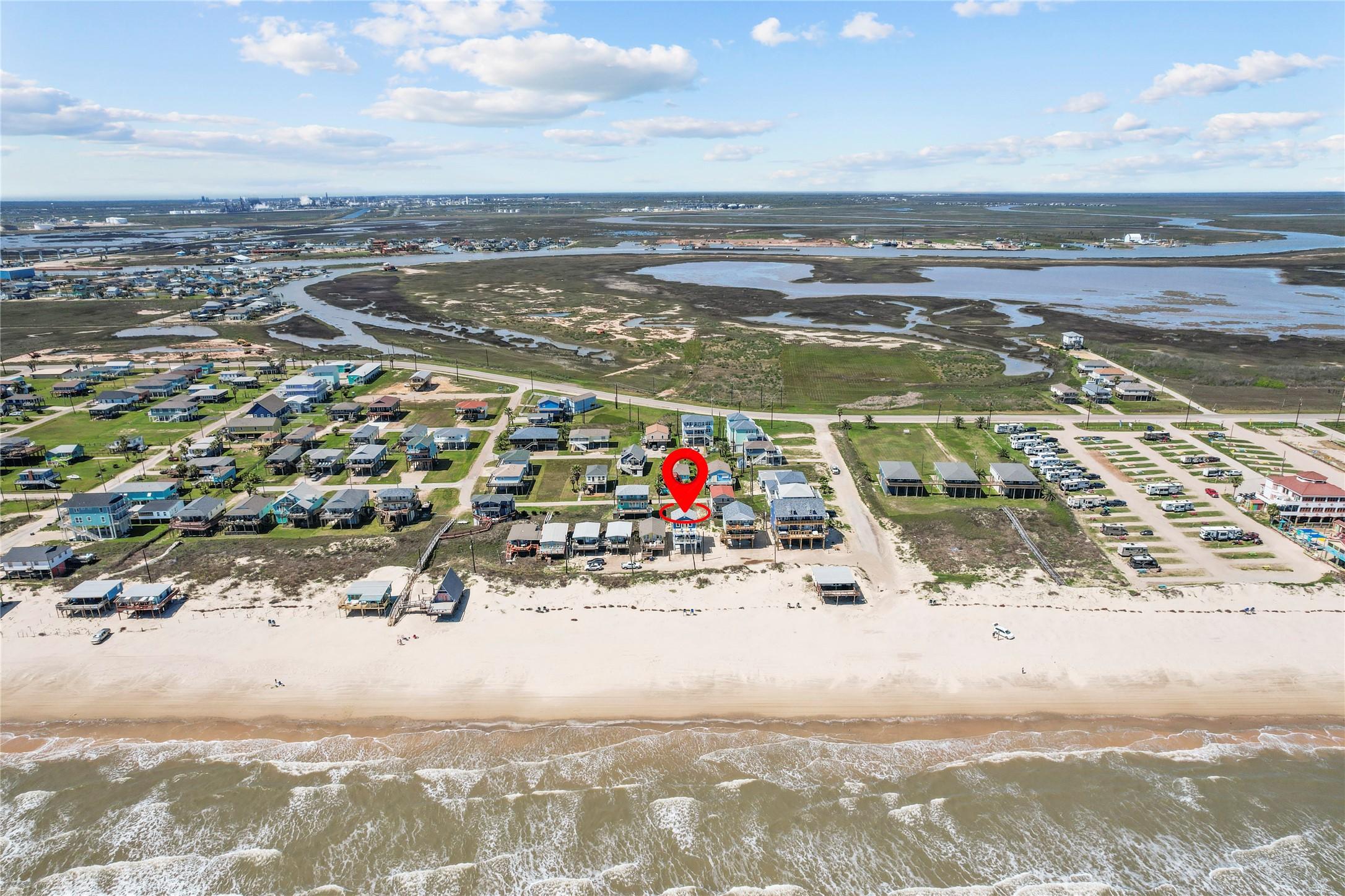 Image 2: BEACHFRONT lot