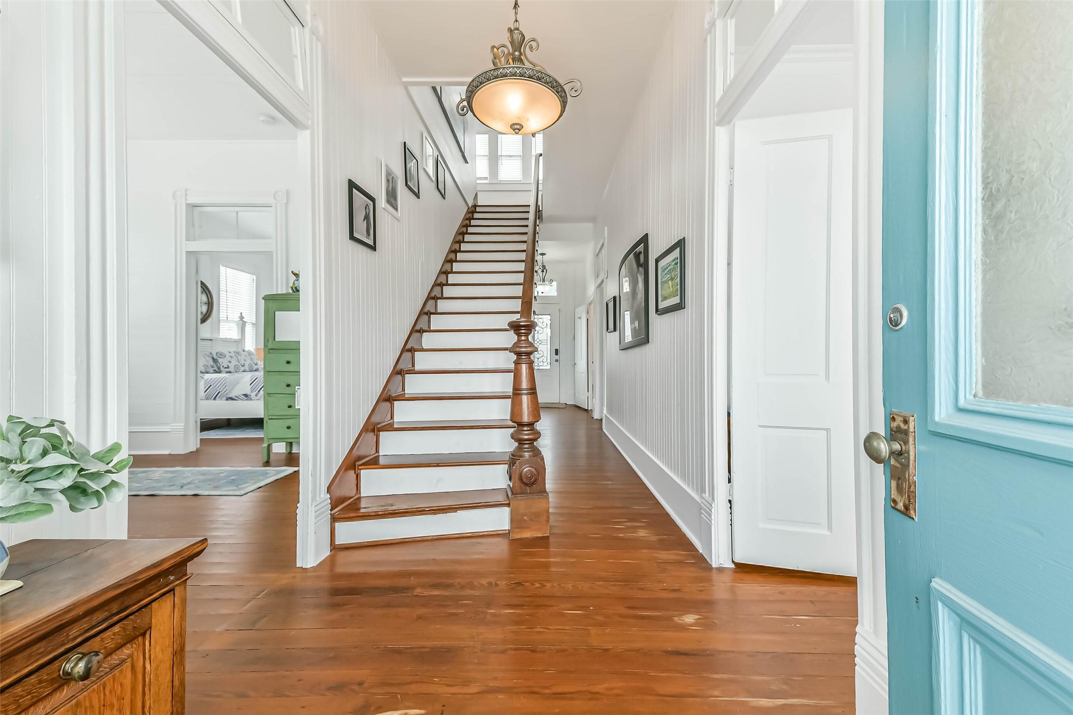 Image 3: Staircase upon entry