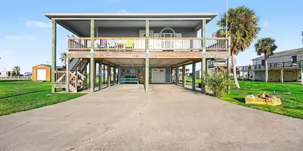 Image 4: FRONT ELEVATION.