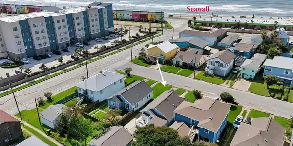 Image 4: Aerial view of walking distance to Seawall