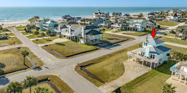 Image 2: A great location in highly sought after, Pirates B