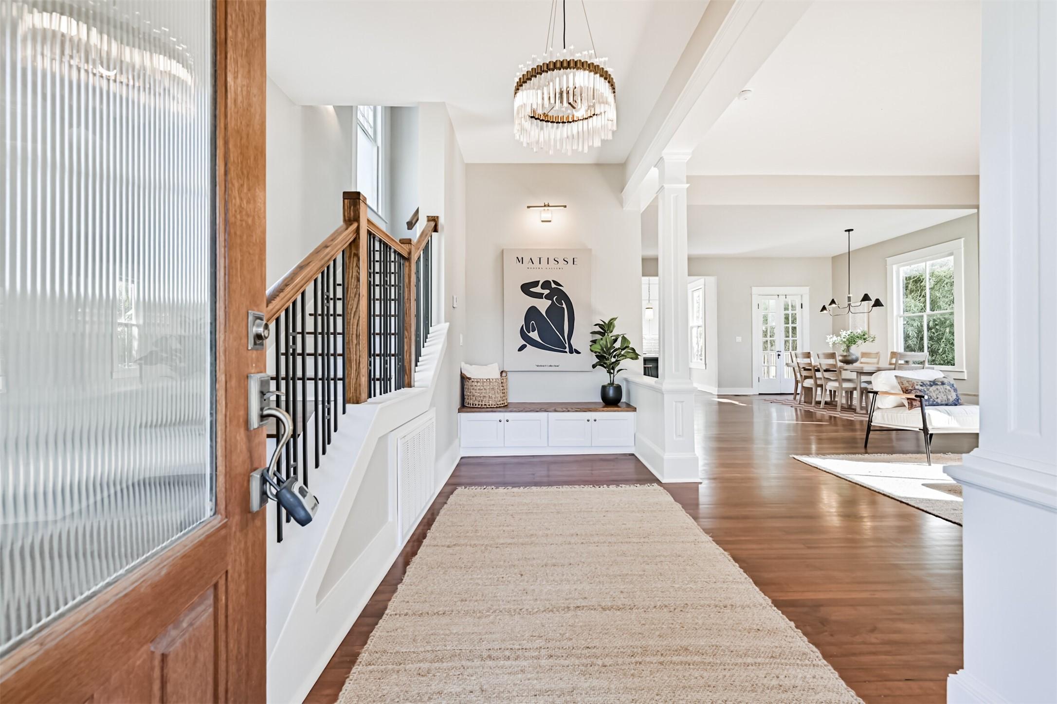 Image 3: Entry into this beautifully remodeled open concept
