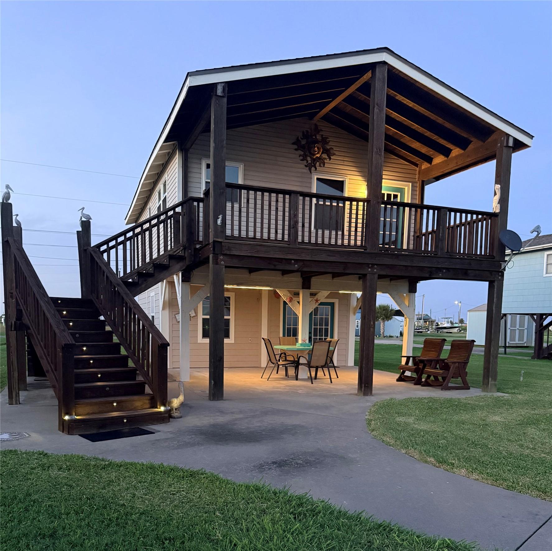 Image 2: Home overlooking Caney creek