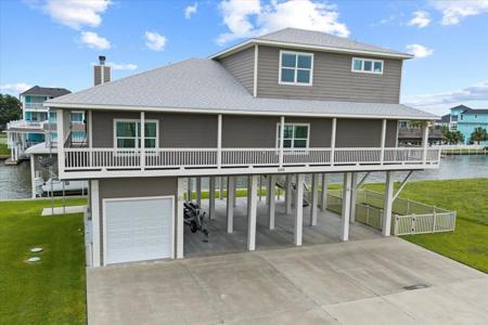 1205 Lagoon Drive