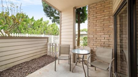 7061 N Holiday Drive