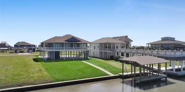 1813 Laguna Harbor Estate Boulevard