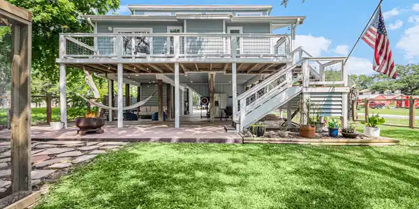 817 Bryan Avenue