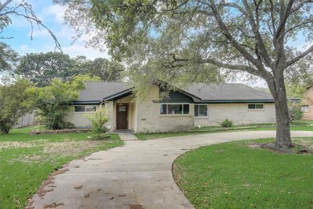 209 Roseland Drive