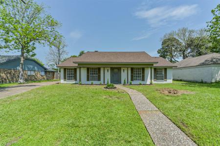 306 Red Bud Lane