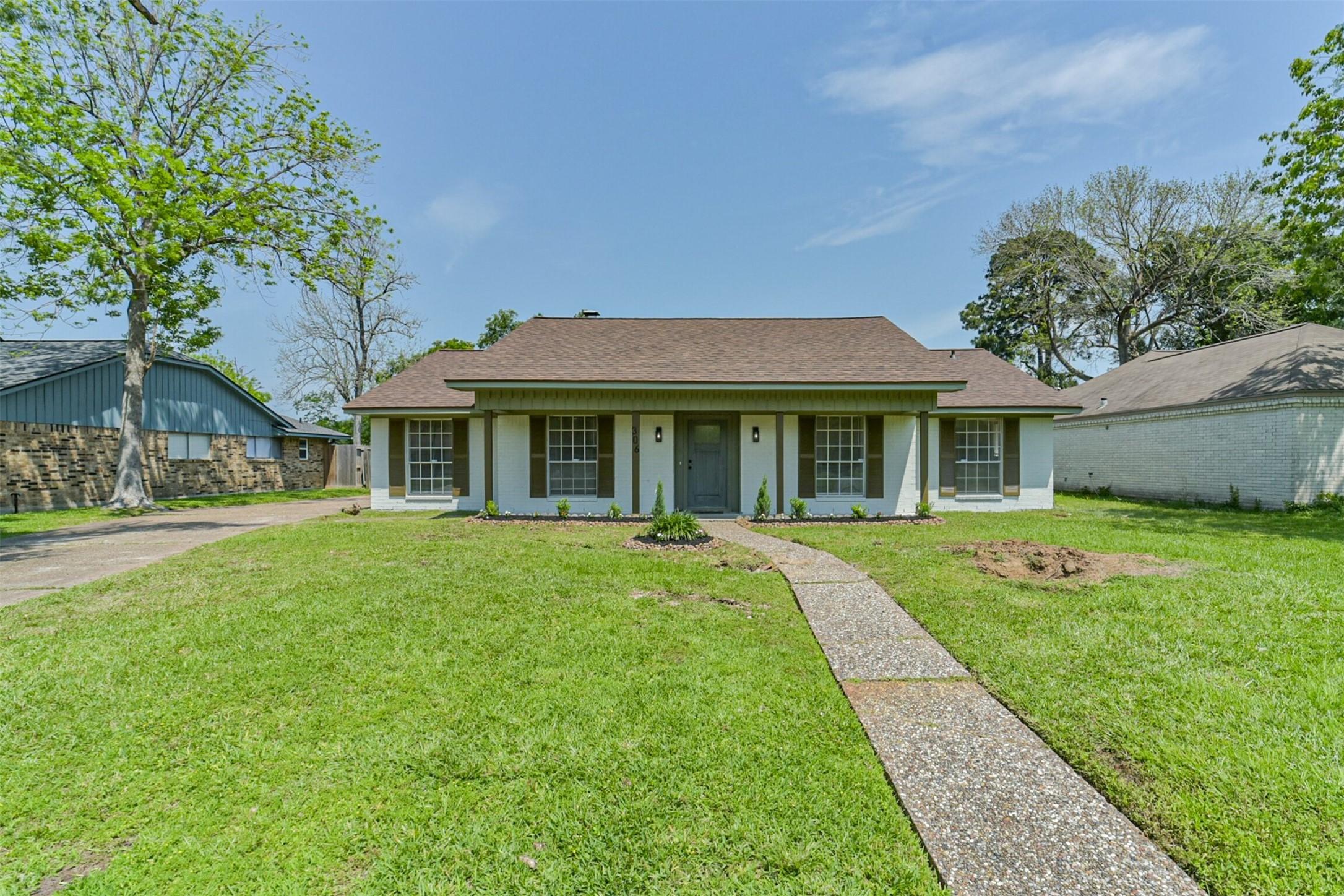 Image 1: beautifully updated 3BR 2BA with a FLEX Room
