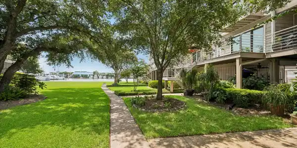 25 Lakewood Lane