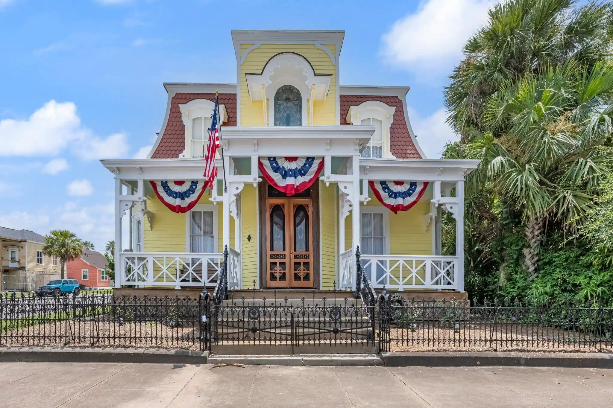 Image 1: Distinctive historic architecture makes an immedia