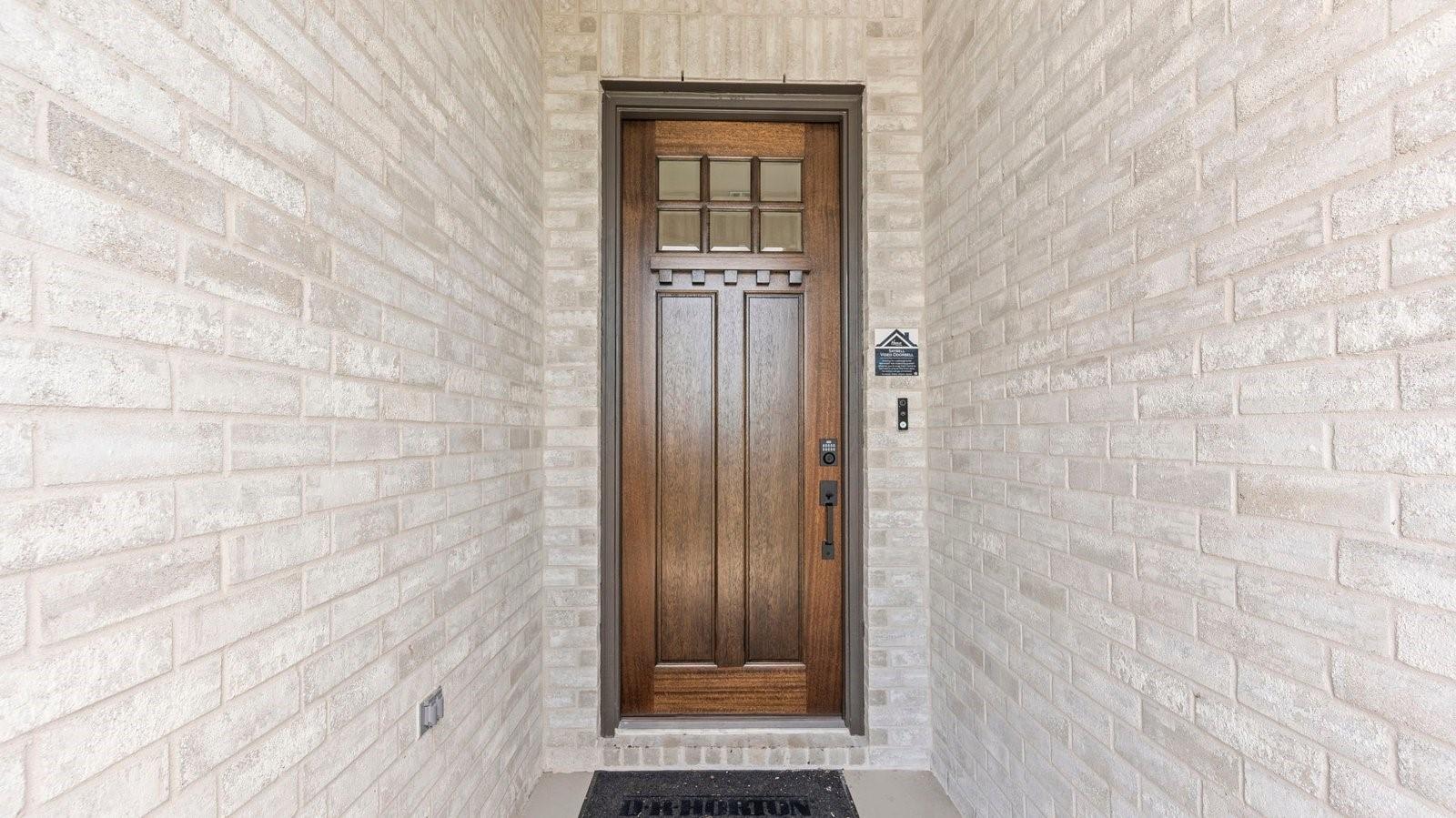 Image 3: Covered front door entry way