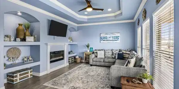 Image 4: Living room has ample room for loungin