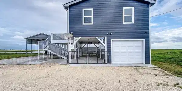 1256 E Canal Drive