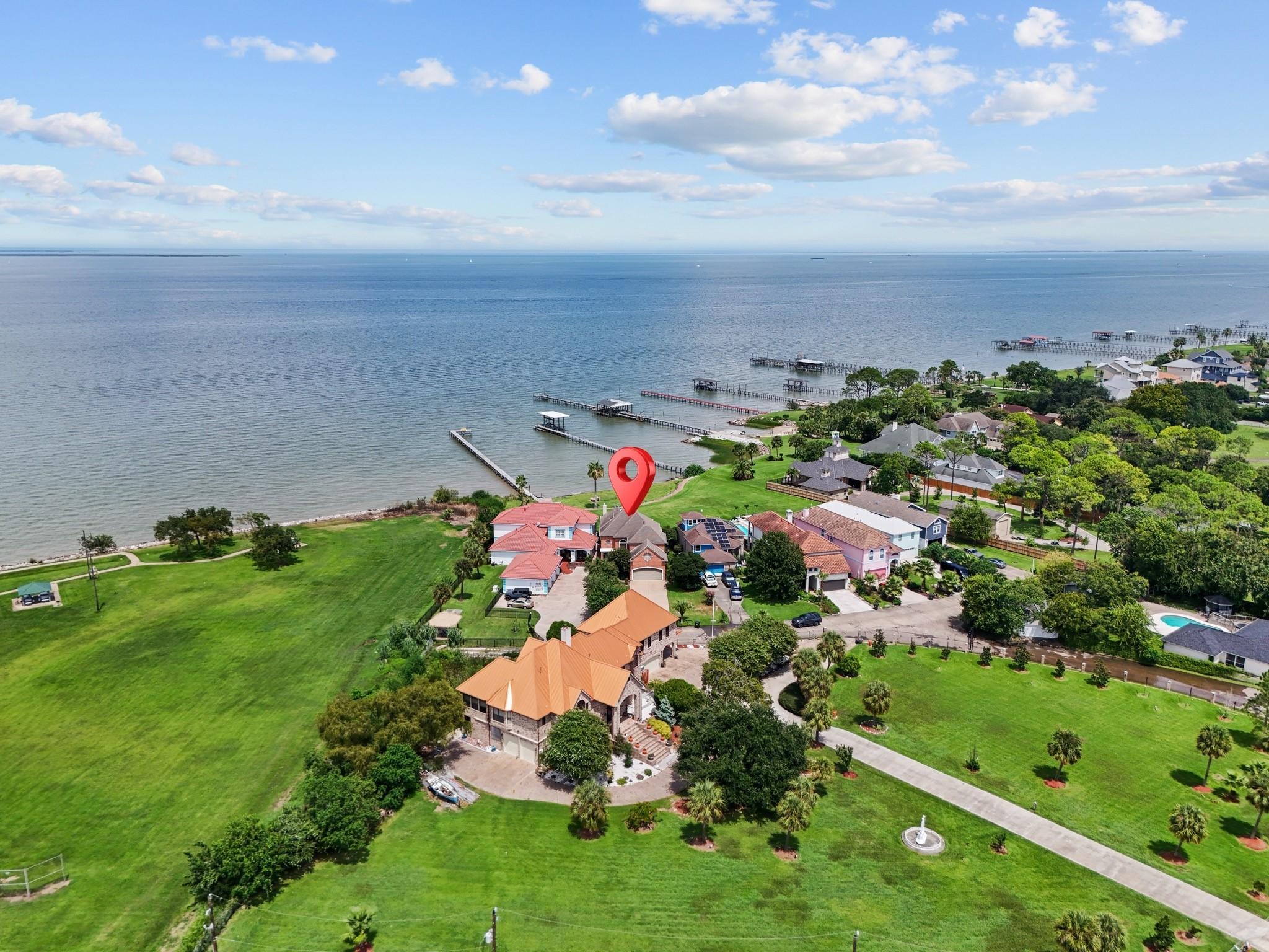 Image 1: East Bayshore Drive is located within a small gate