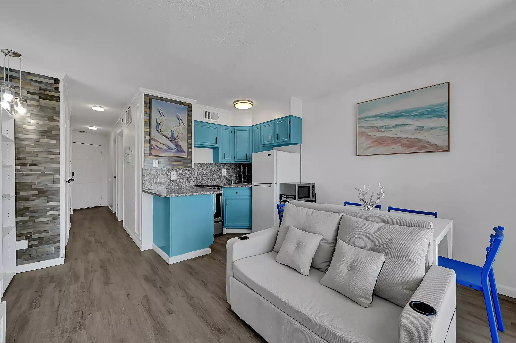 Image 1: Living Room