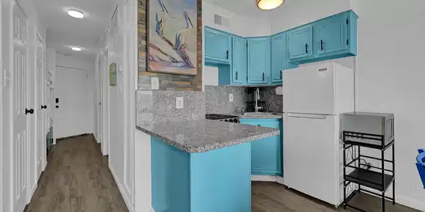 Image 2: Kitchen