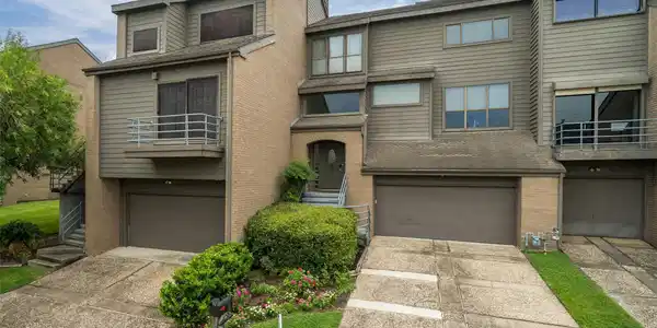 18305 Sandy Cove