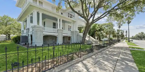 1703 Broadway Street