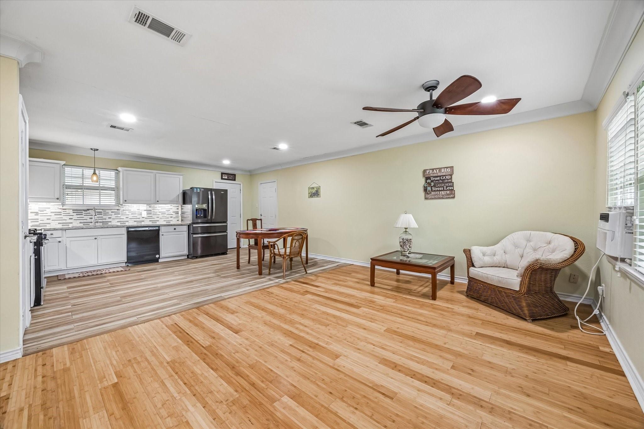 Image 2: Living Room