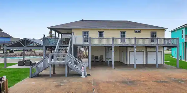 959 Tidelands Drive