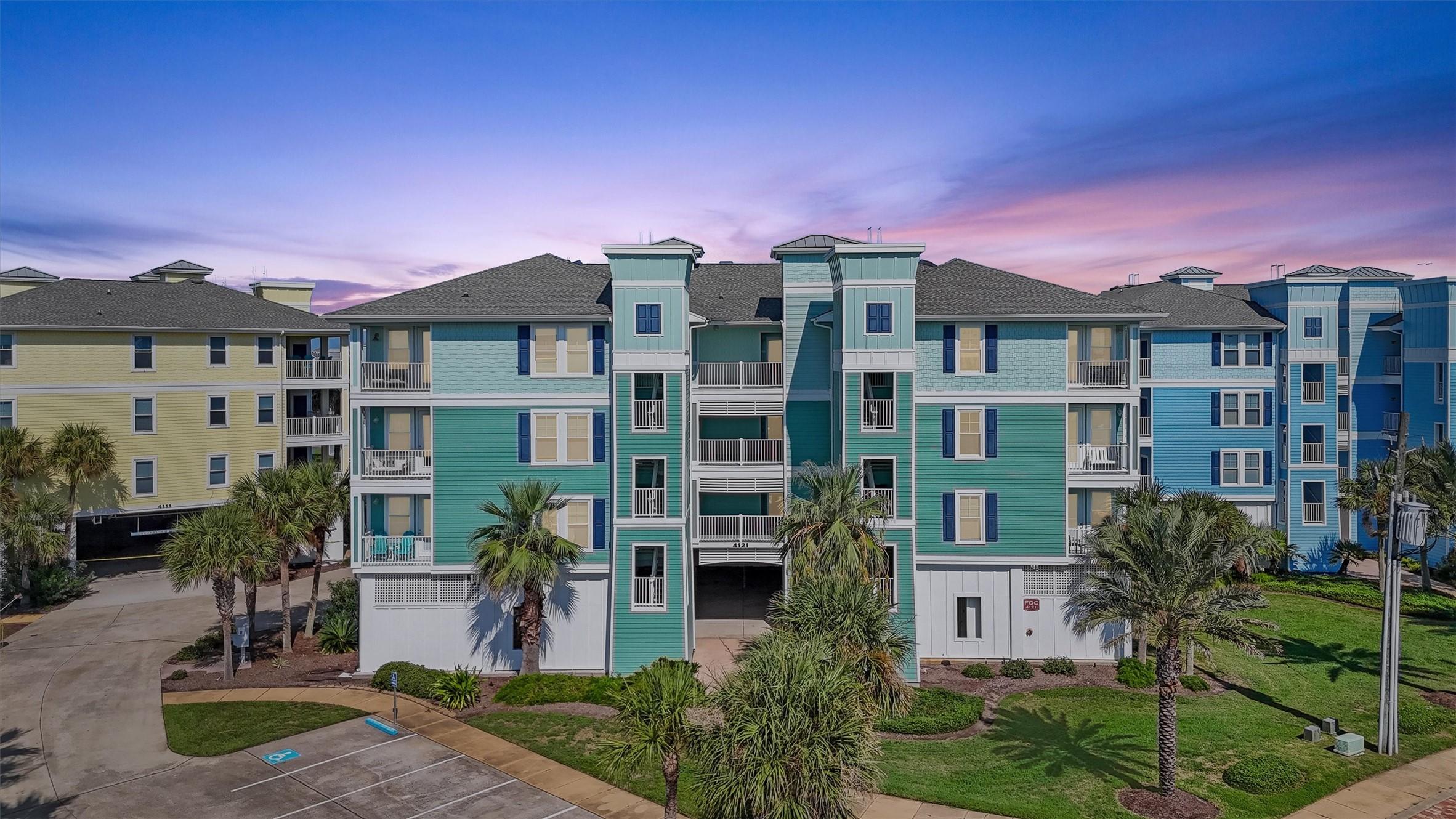 Image 1: Welcome to your Galveston retreat in Pointe West,