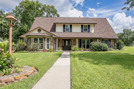 208 N Burnett Drive