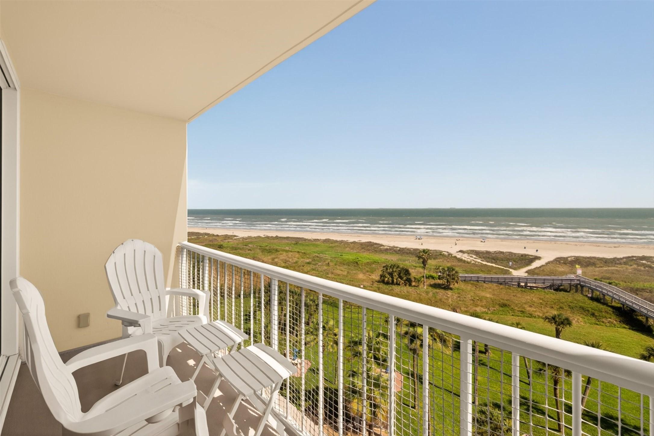 Image 2: Experience breathtaking beach views with Galveston