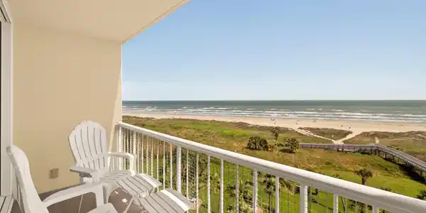 Image 2: Experience breathtaking beach views with Galveston