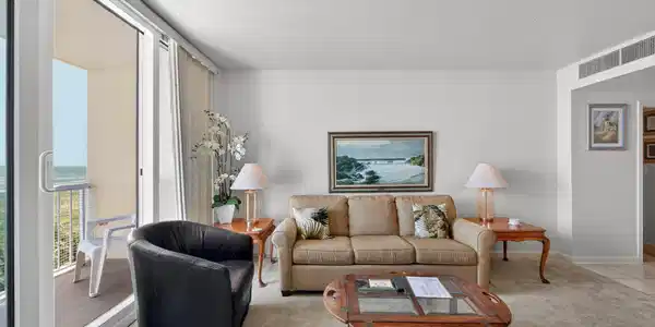 Image 4: Discover the charm of this beautifully furnished 1