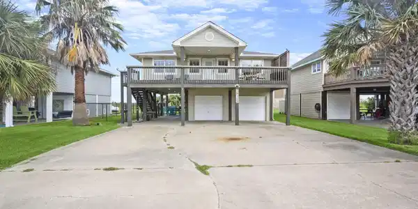 2709 Foster Drive