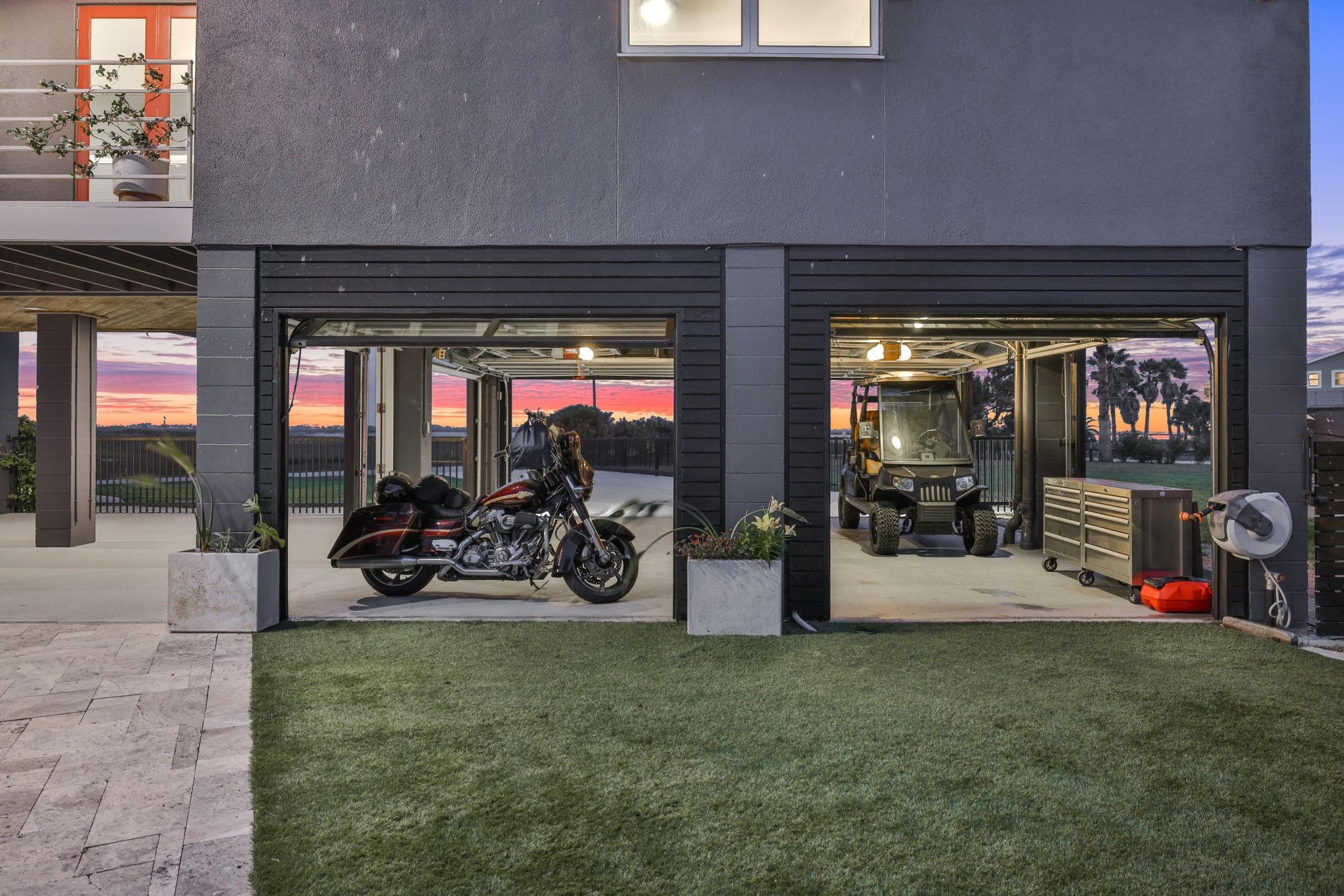 Image 4: View of the garage with all 8 glass doors open at