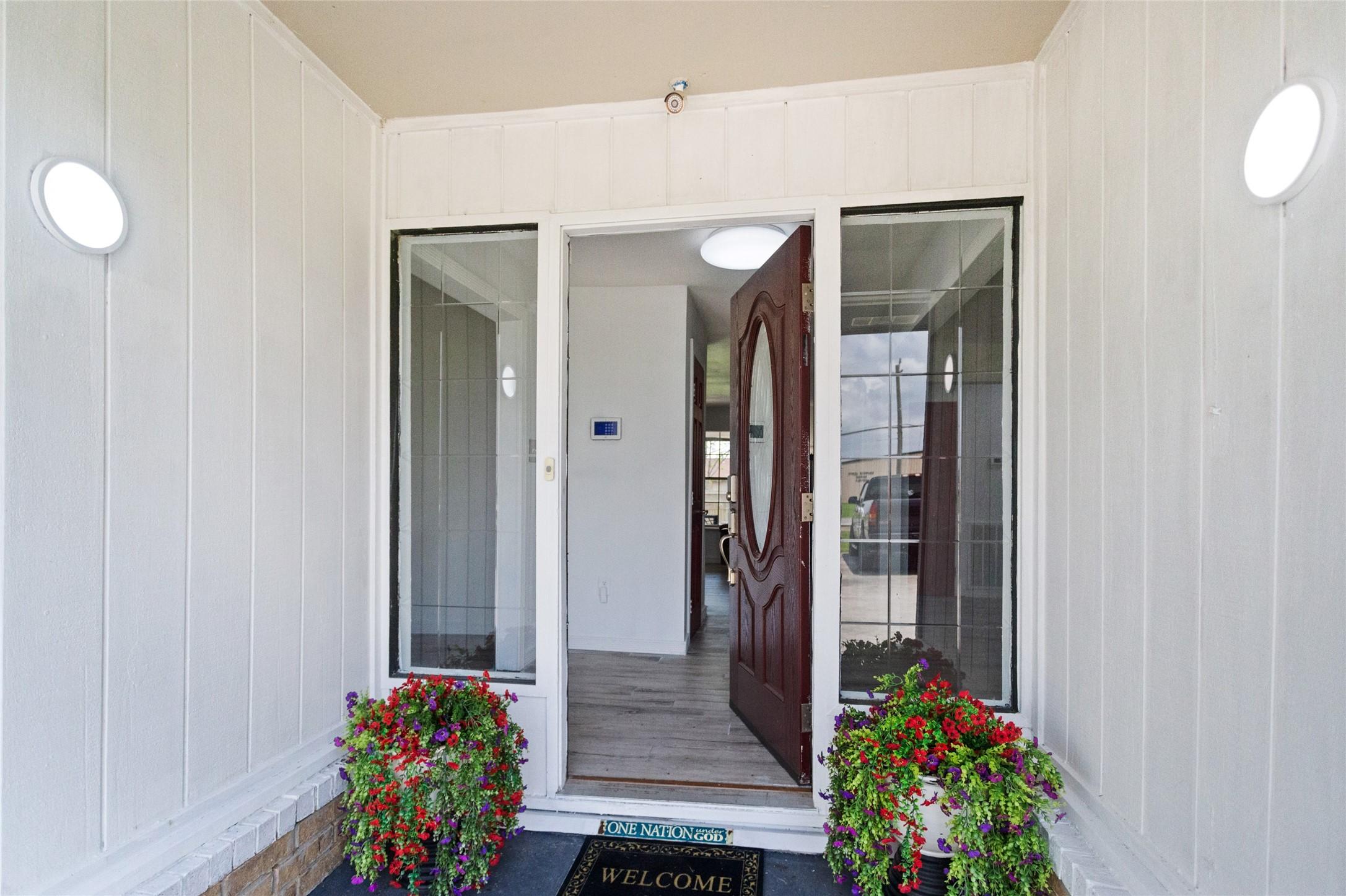 Image 4: "Welcome In to 5001 Texas Avenue"