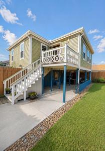 1011 30TH REAR Street