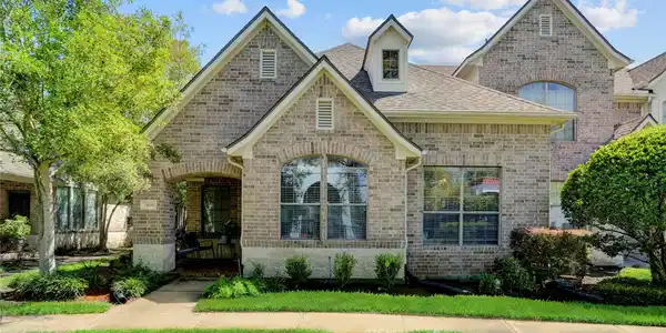 2406 Clippers Square