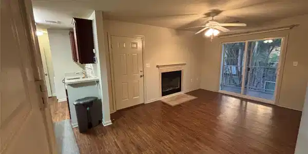 7600 Emmett F Lowry Expressway