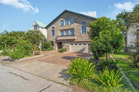 418 Bay Colony Drive