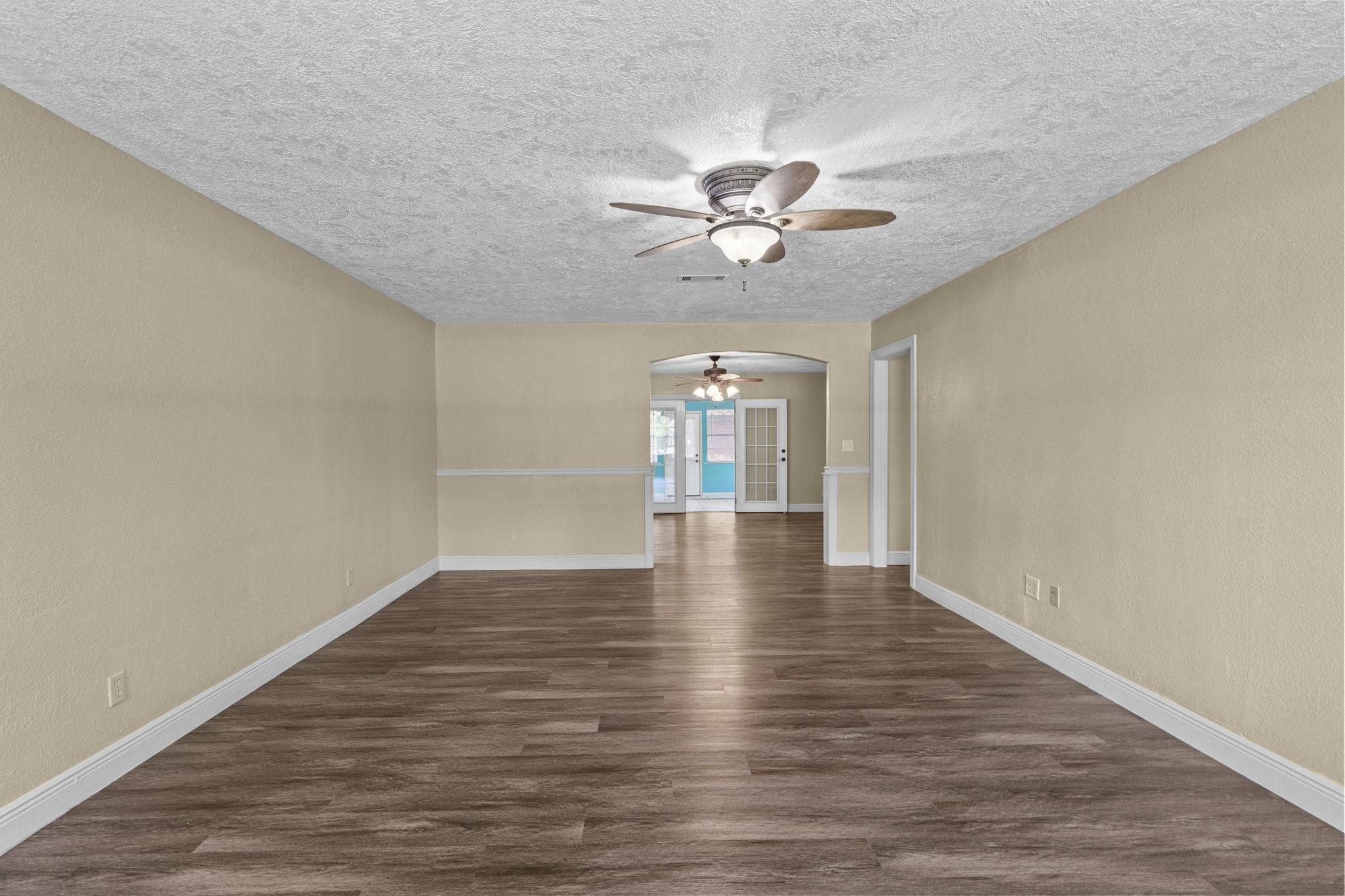Image 2: Living room