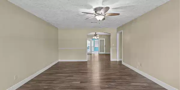 Image 2: Living room