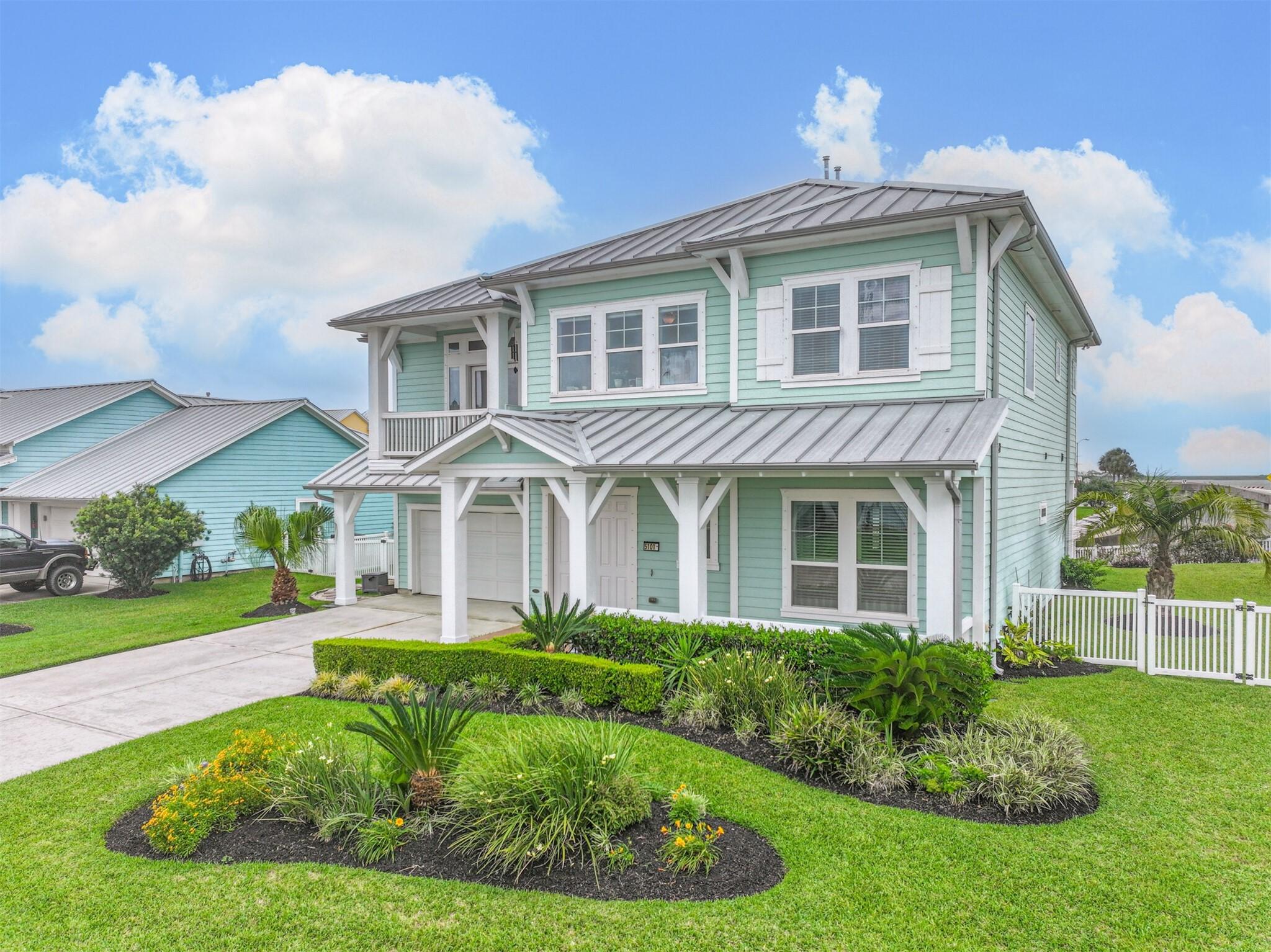 Image 1: Gorgeous home on an oversized corner lot