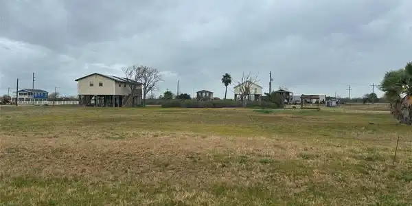 Lots 5-6 Front Avenue