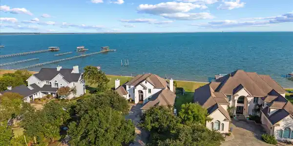 Image 3: 993 SANDY COURT SITS ON AN OUTSTANDING LOT WITH 11